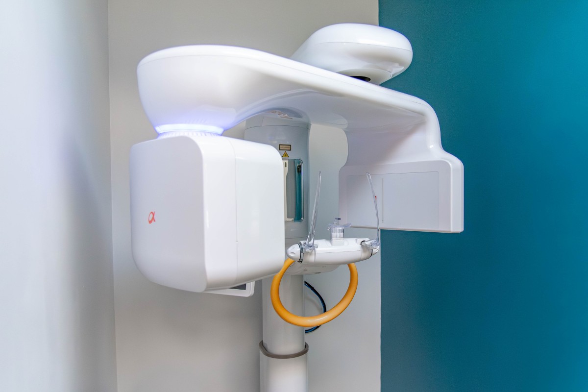 Advanced dental X-ray technology at Lansdowne Dentistry in Leesburg, VA for precise dental exams and treatment planning.